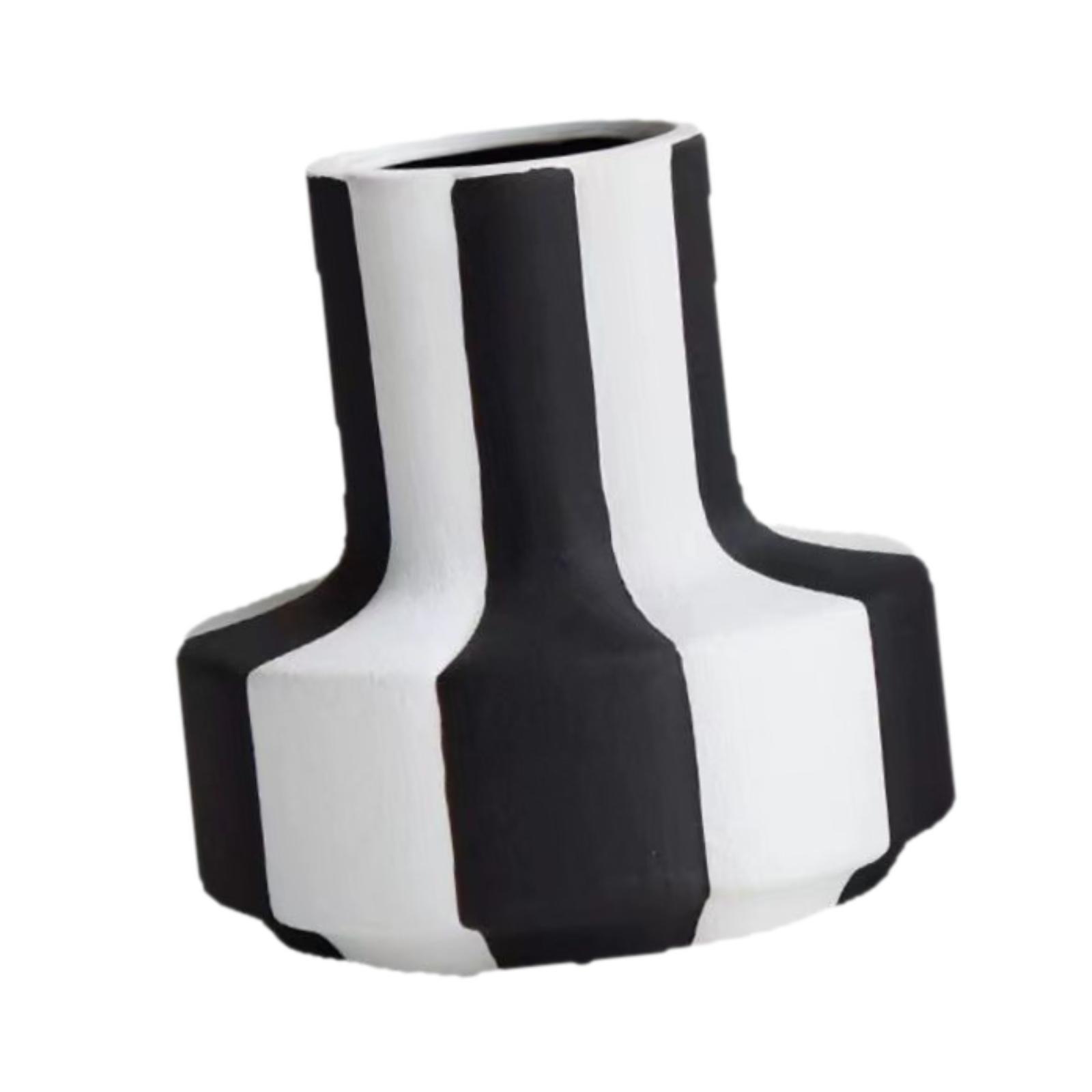 Elegancki czarno-biały wazon w – Desk Setup Minimalist recenzja i cena